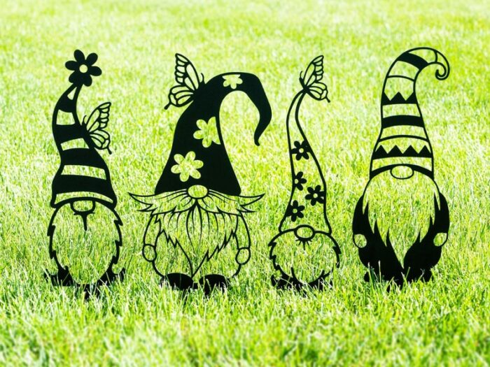 Garden Gnome Stakes for outside Yard - Image 2